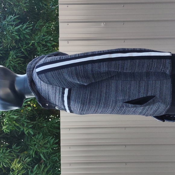 SIX LINCOLN New York Men's Cotton/Polyester Blend (3) Button Pull Over Hoodie - Picture 13 of 17